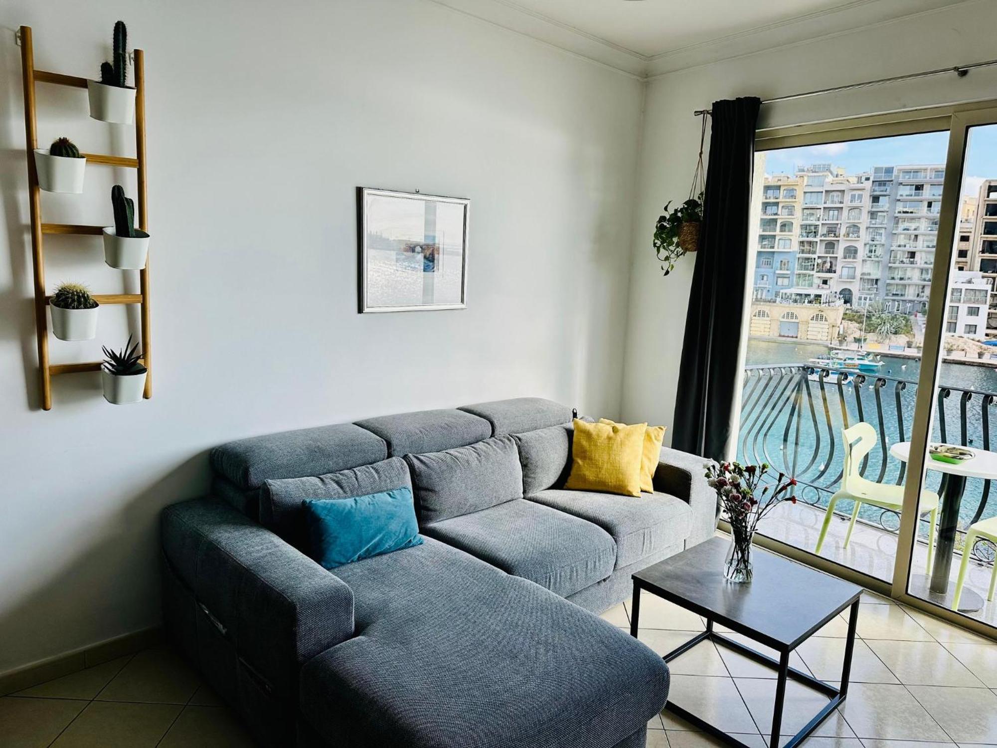 Morina Court Apartment Saint Julian's ภายนอก รูปภาพ